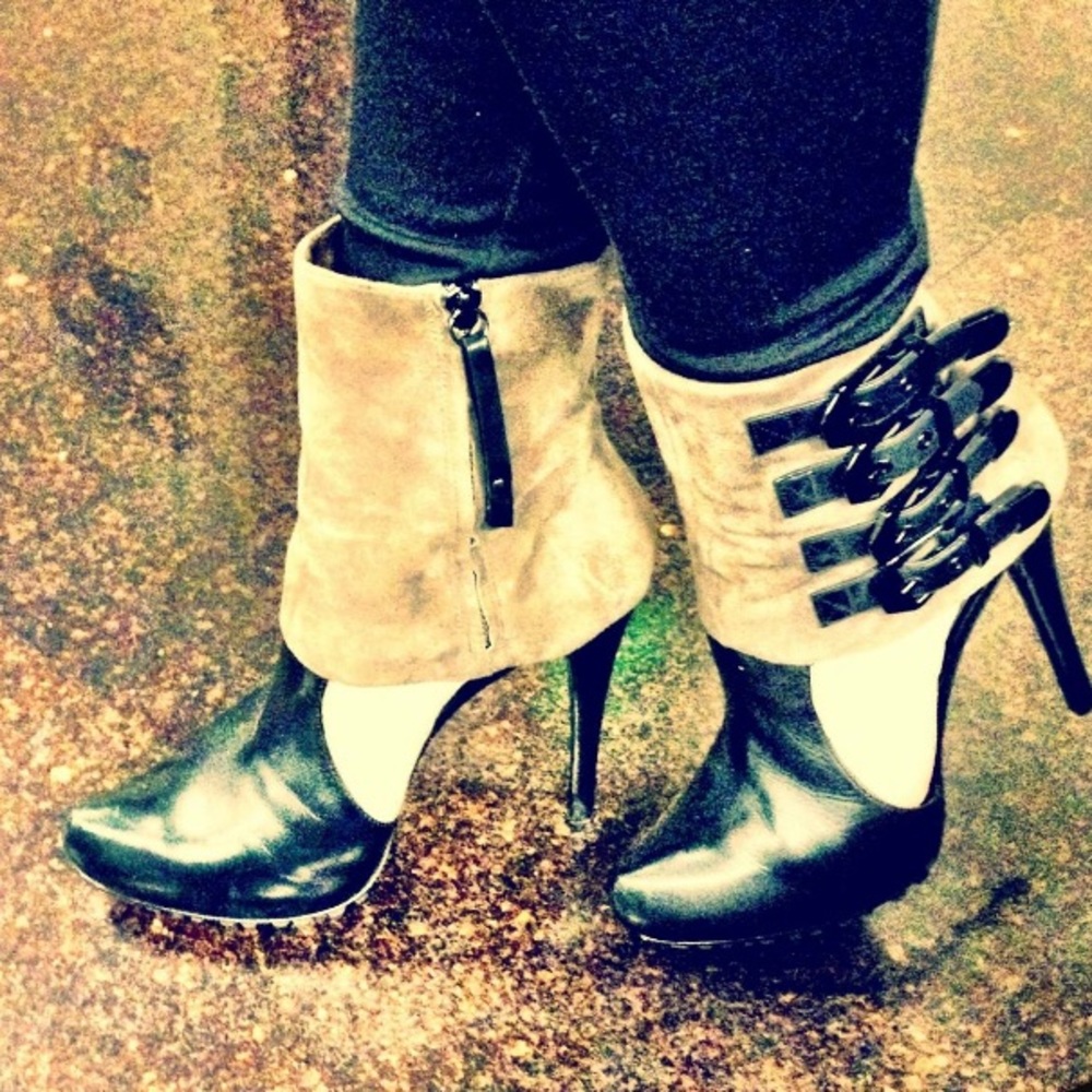 Report Signature Loring Bootie